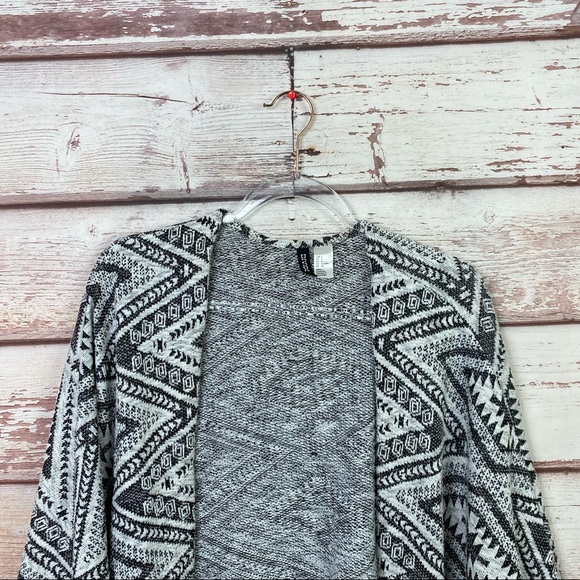 H&M Dividend Aztec open cardigan - Picture 2 of 10